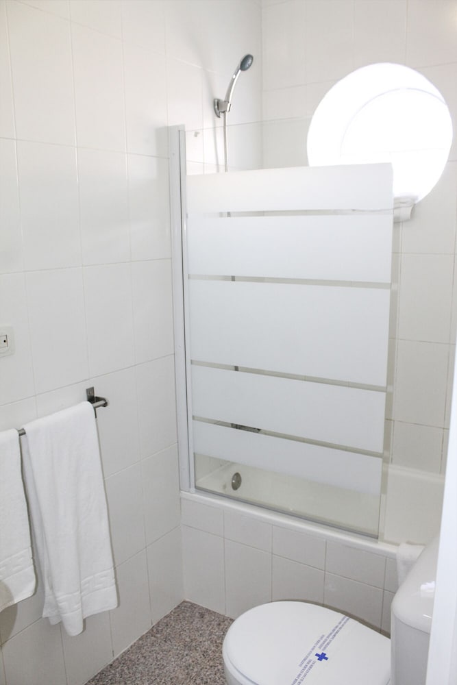 Business Twin Room - Photo 7