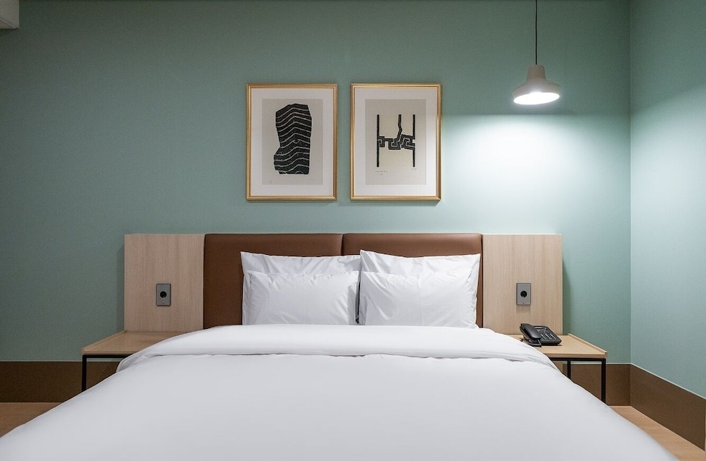 Standard Double Room, City View
