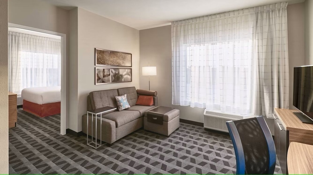 Suite, 1 Bedroom - Photo 6