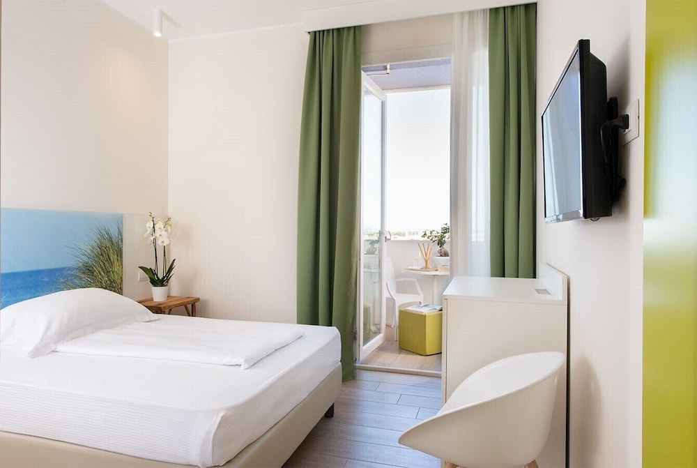 Basic Room, Balcony, City View photo 1