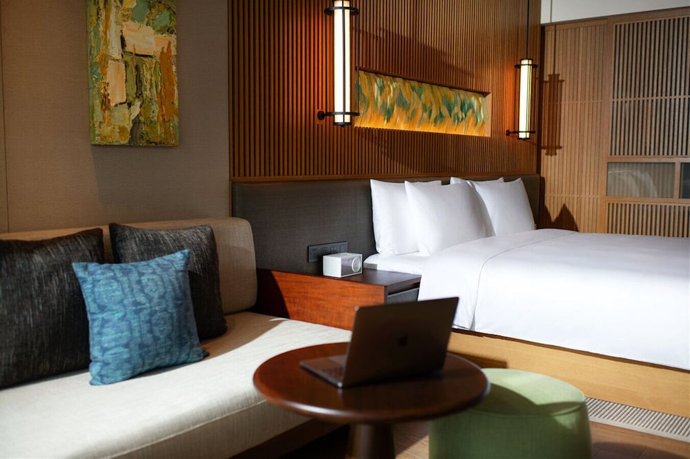 Deluxe Room, 1 King Bed
