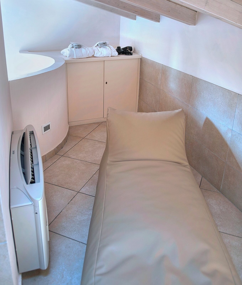Elegant Room Single Use - Photo 4