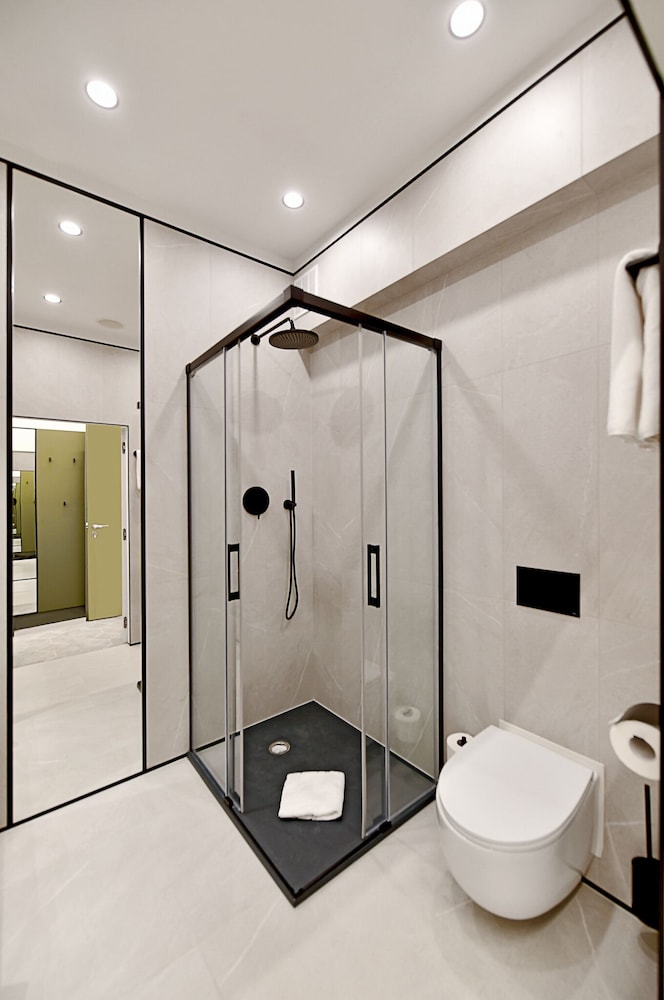 Standard Twin Room - Photo 6