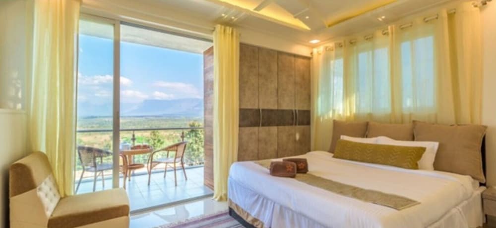 Luxury Villa, Balcony photo 1