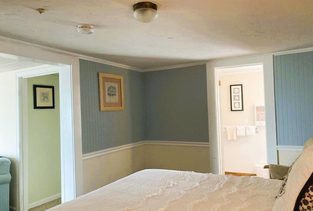 Standard Suite, 1 Bedroom, Non Smoking (room 10, Ocean View) - No Pets