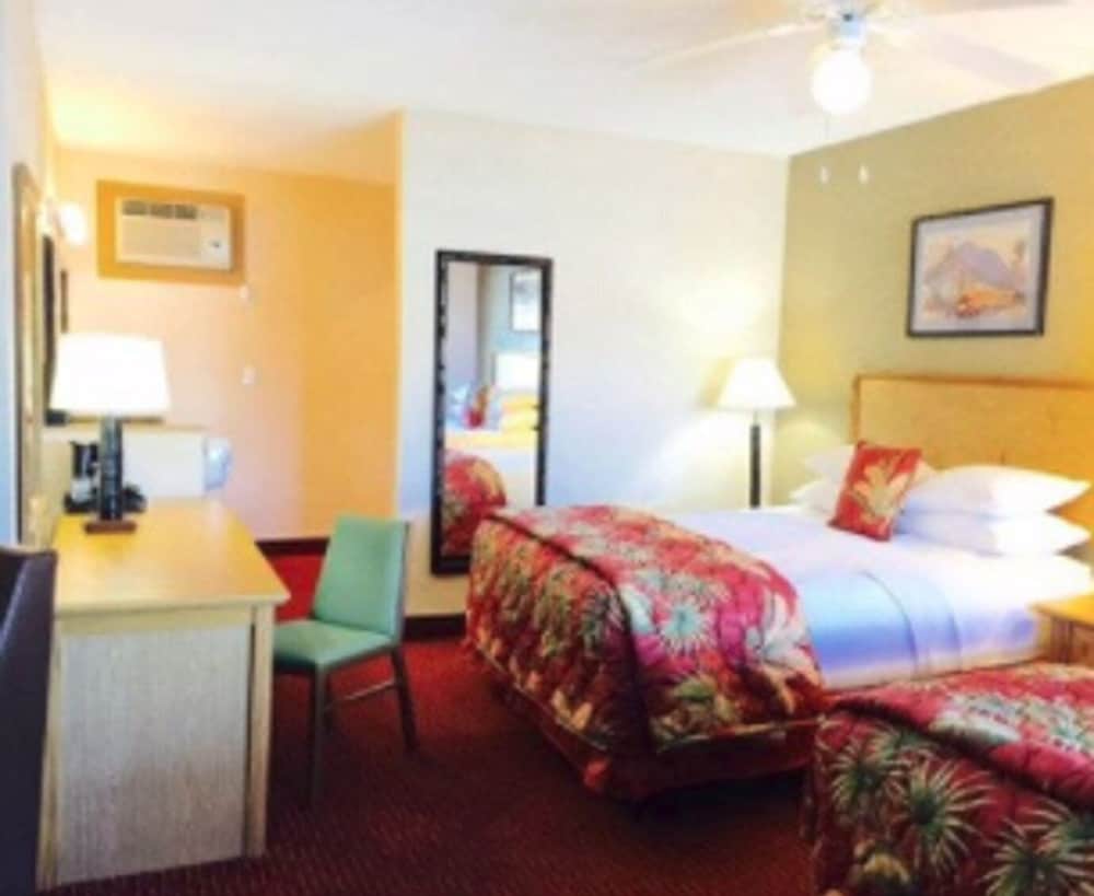 Room, 2 Double Beds - Photo 1
