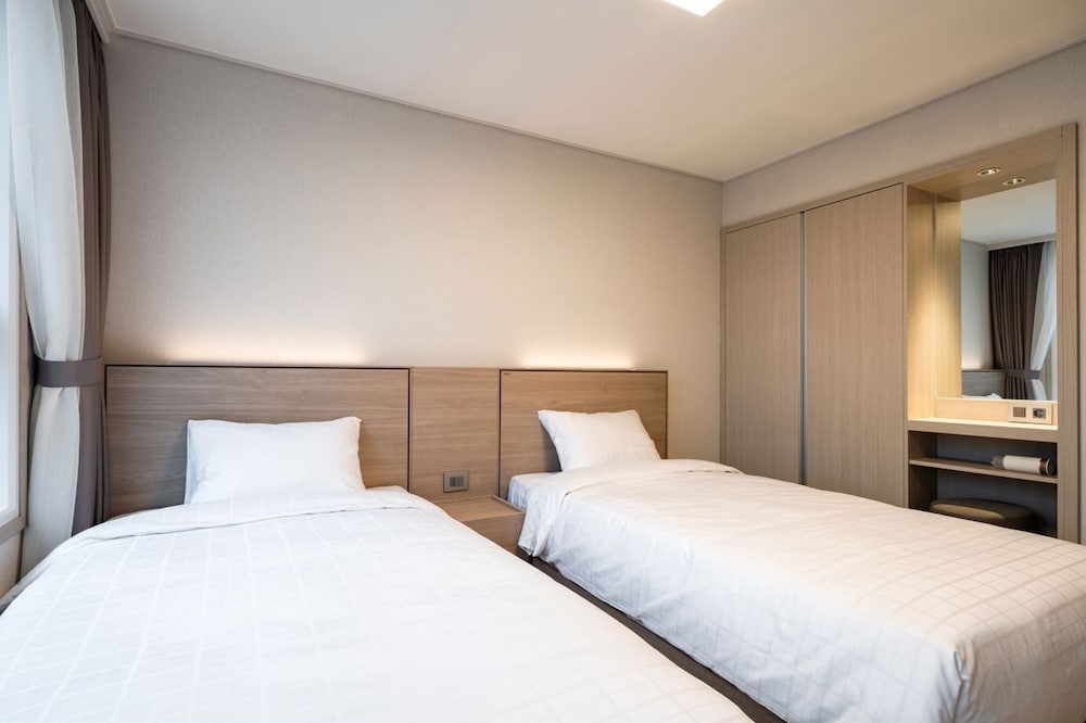 [Breakfast & Aquana Pkg] Hugreen Suite: Breakfast And Aquana For 2 photo 3