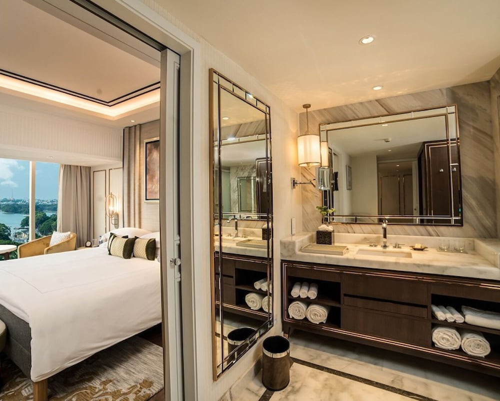 Deluxe Suite - Photo 2