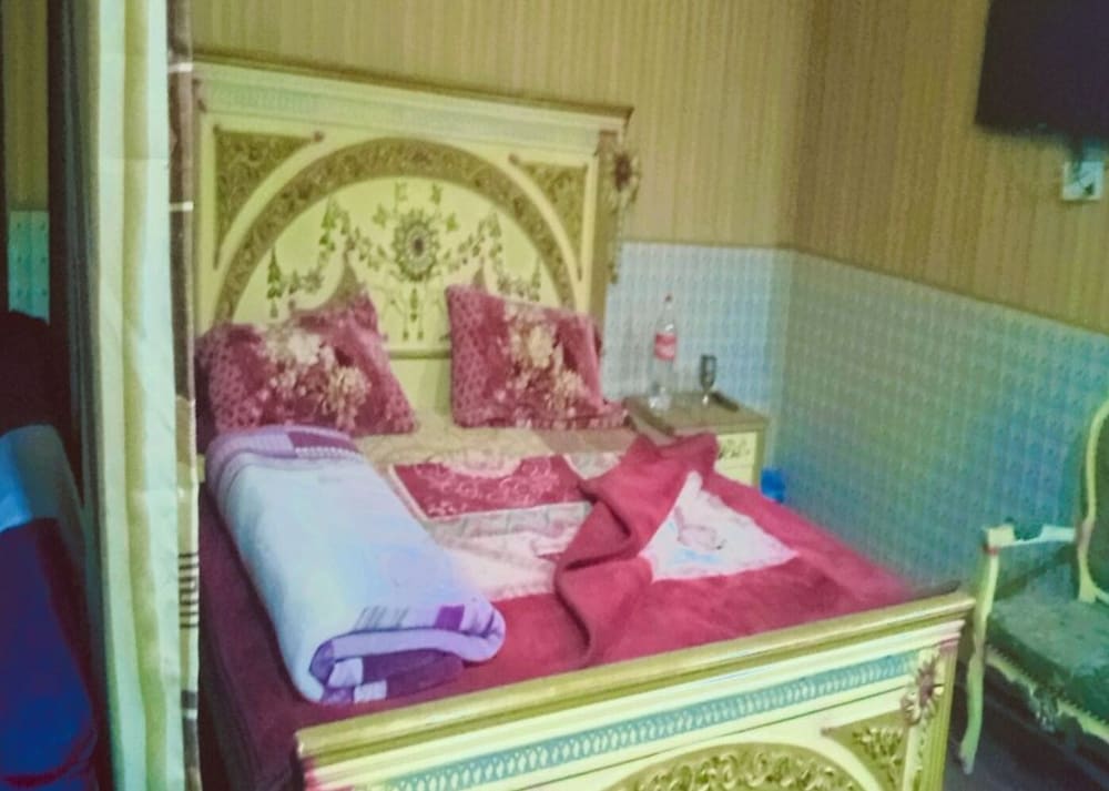 Standard Double Room - Photo 10