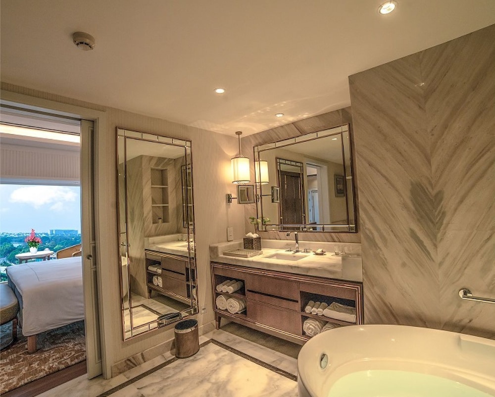 Deluxe Suite - Photo 5