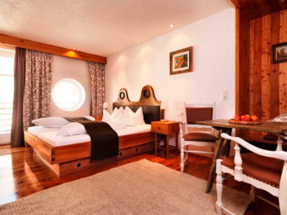 Comfort Double Room, 1 Double Bed, Non Smoking, Mountain View photo 3