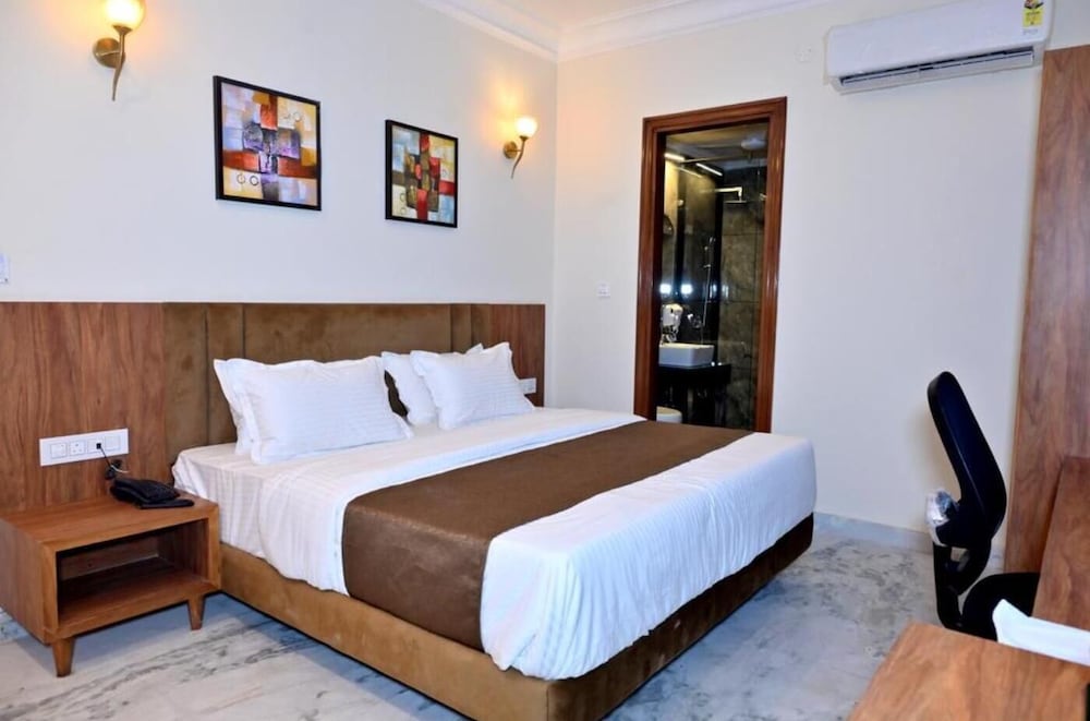 Deluxe Room - Photo 7