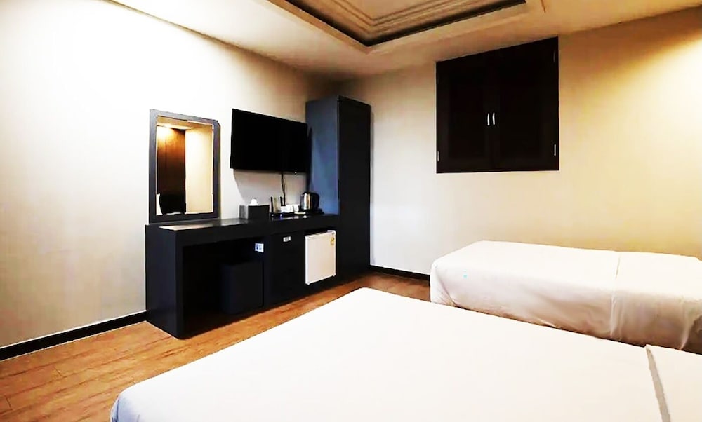 Deluxe Twin Room - Photo 3