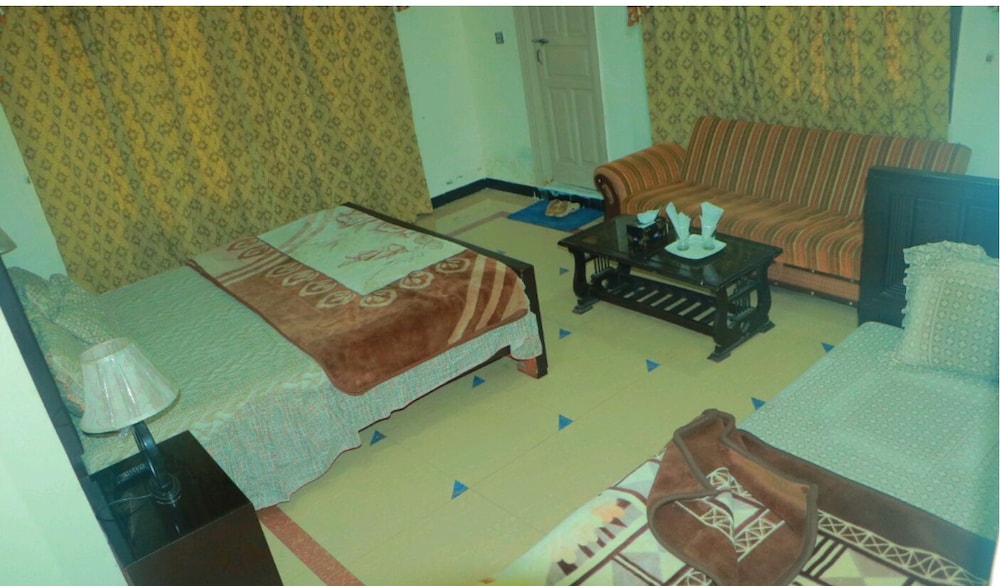 Family Room - Photo 3