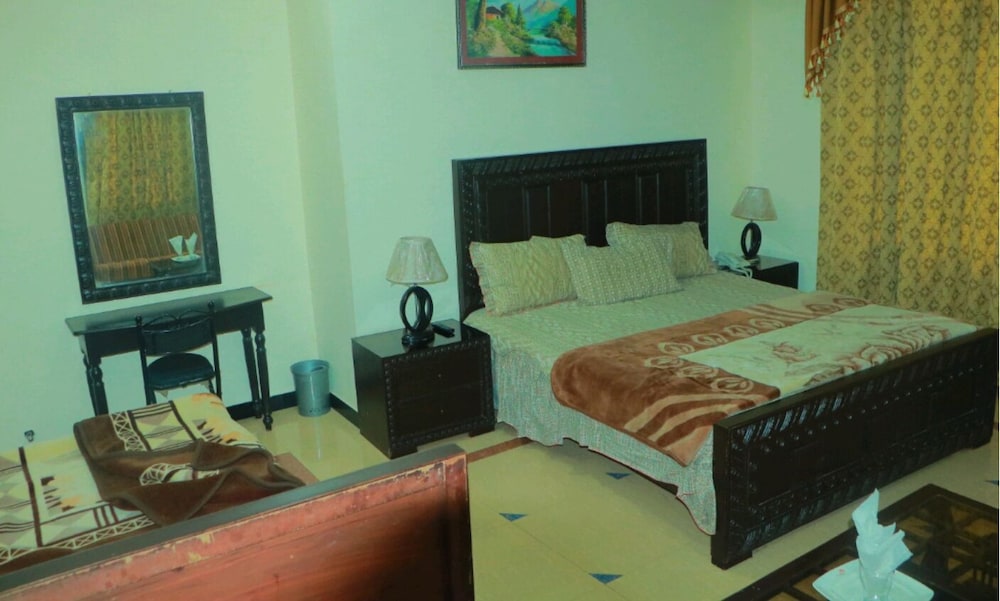 Family Room - Photo 2