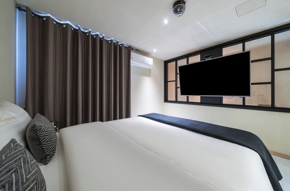 Annex A Building - Loft Suite photo 2