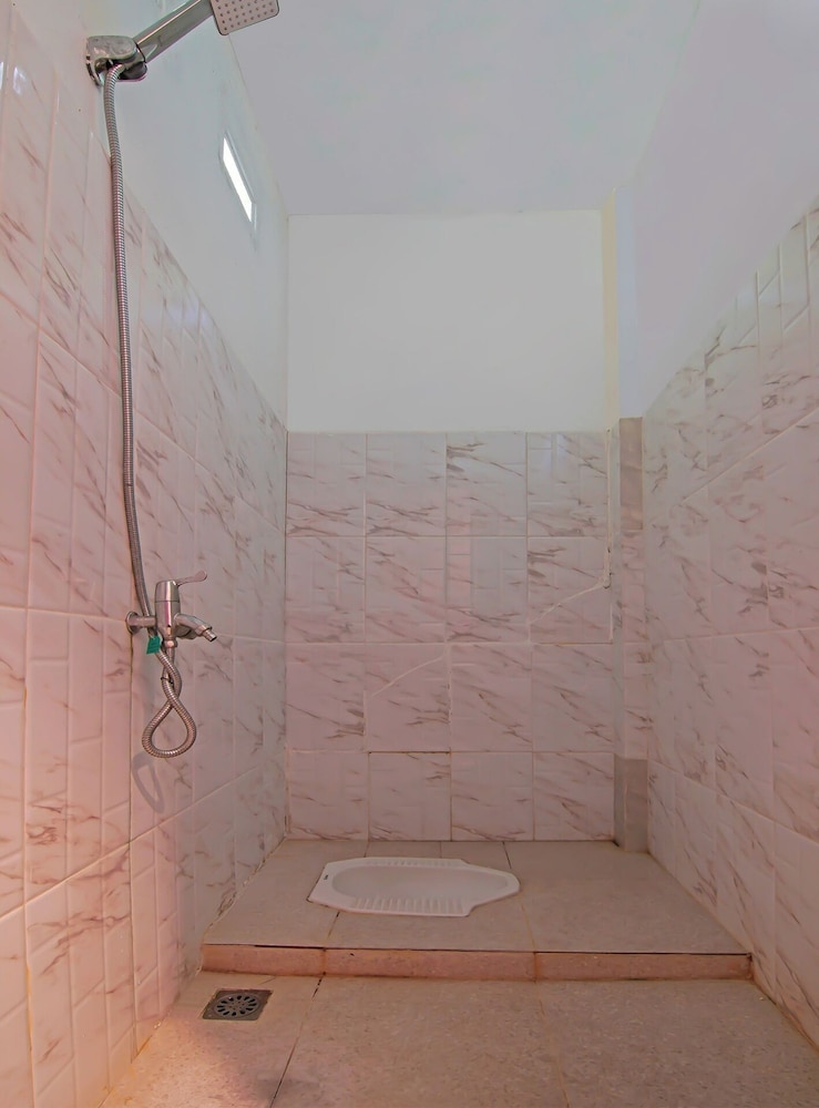 Double Room - Photo 11