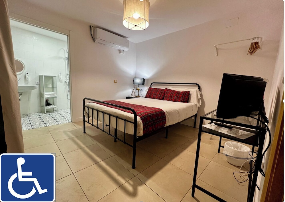 Comfort Room - Photo 1