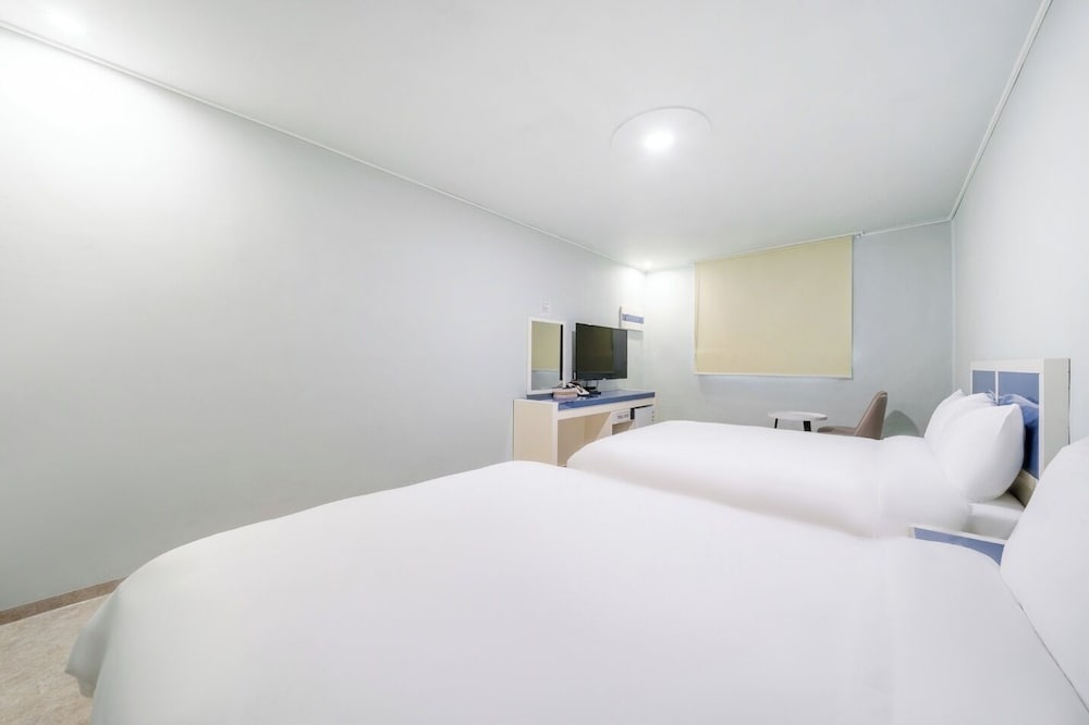 Superior Twin Room - Photo 5