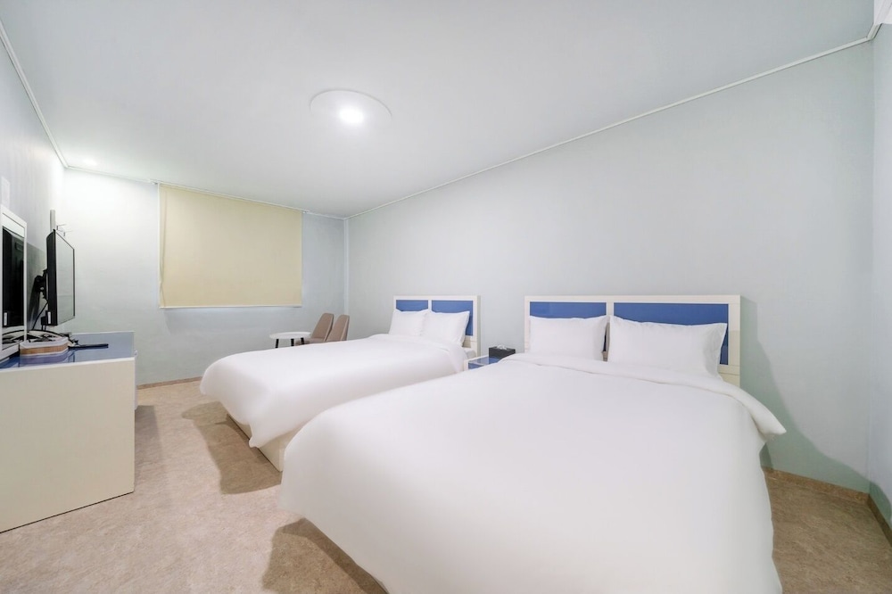 Superior Twin Room - Photo 1