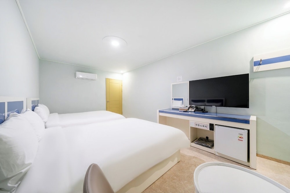 Superior Twin Room - Photo 3