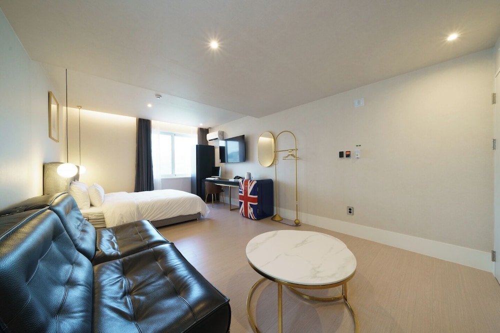 Luxury Suite