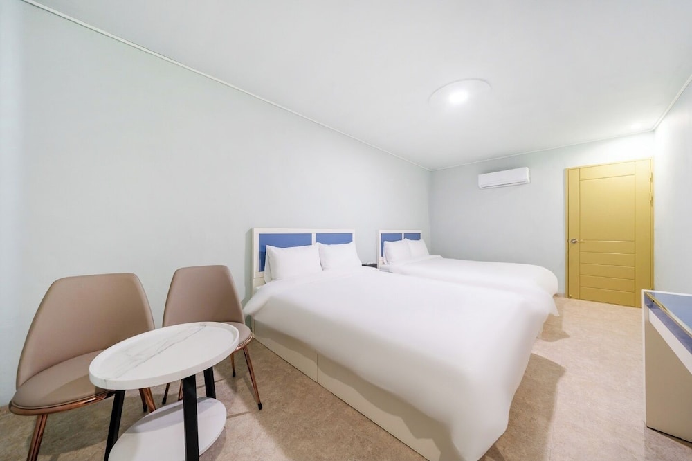 Superior Twin Room - Photo 6