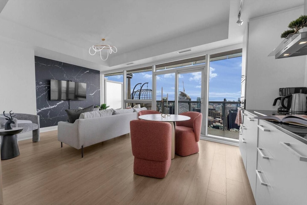 Presidential Suite, CN Tower view