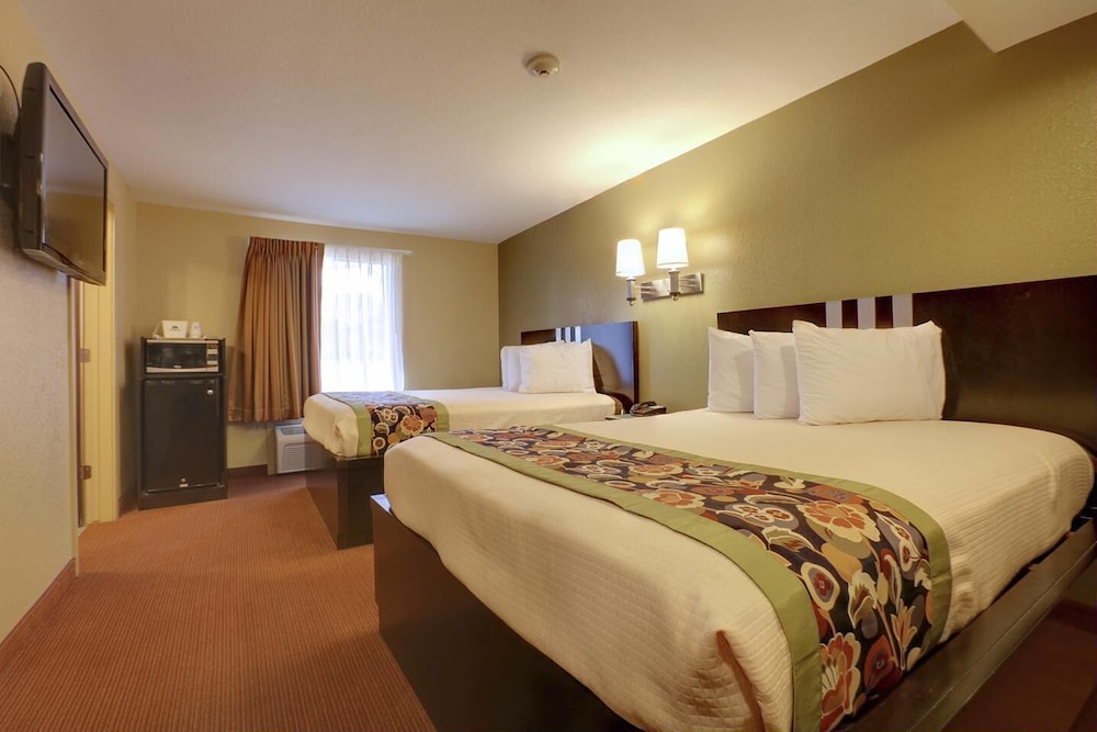 Standard Room, 2 Double Beds, Non Smoking - Photo 4