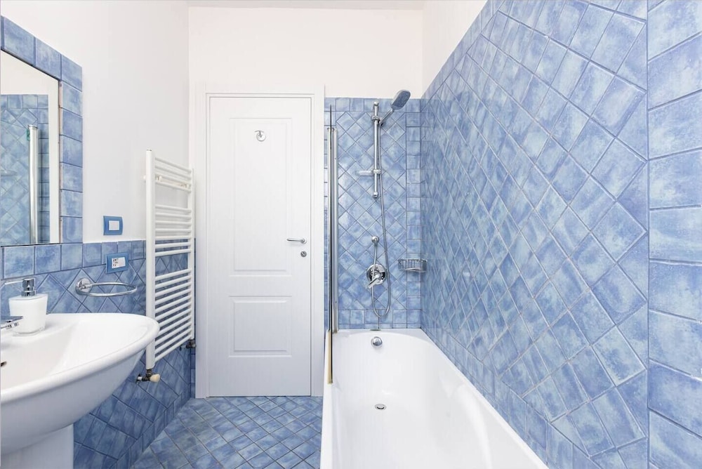 Deluxe Apartment photo 3