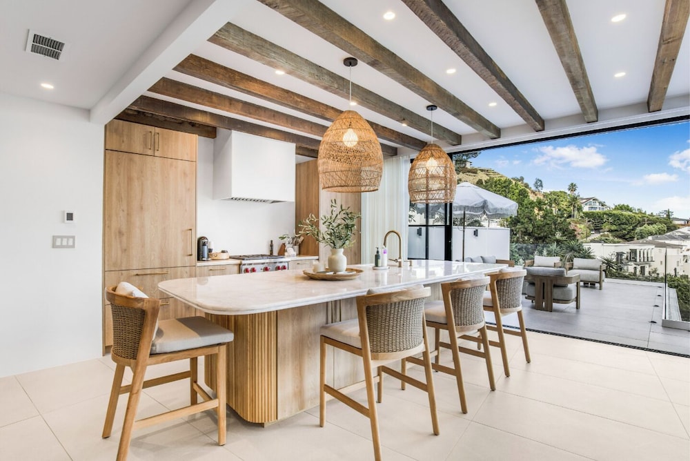 Luxury House, Multiple Beds, Pool Access, Pool View (Casa Amore) photo 3