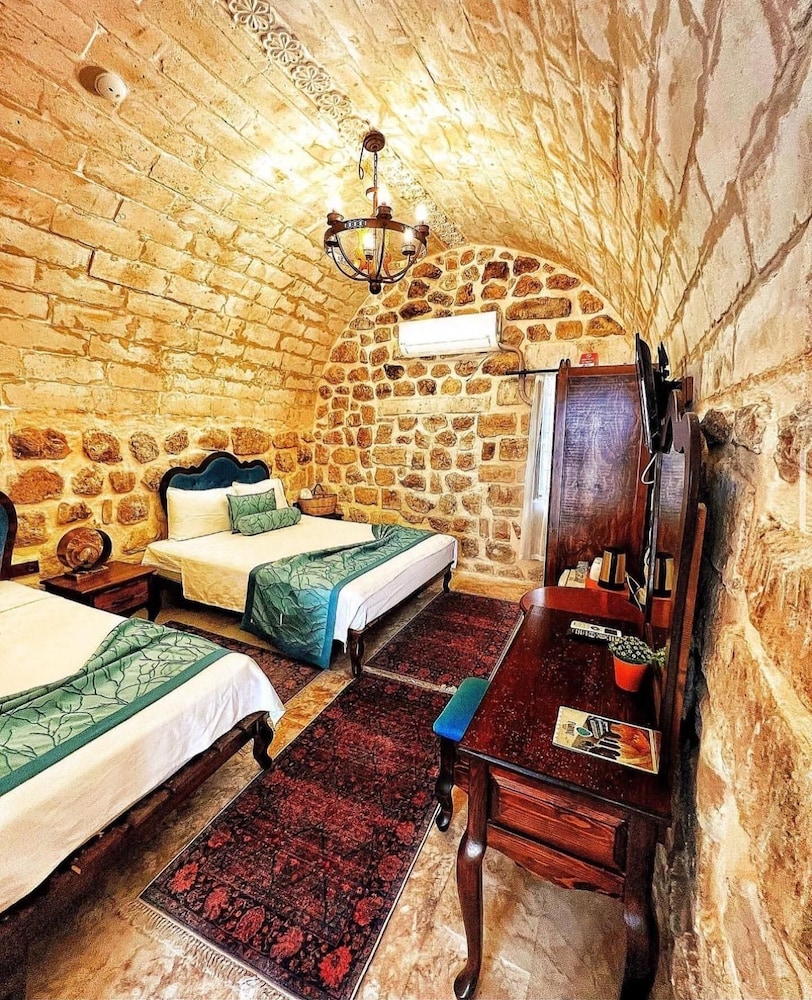 Comfort Room, Multiple Beds, Courtyard View - Photo 3