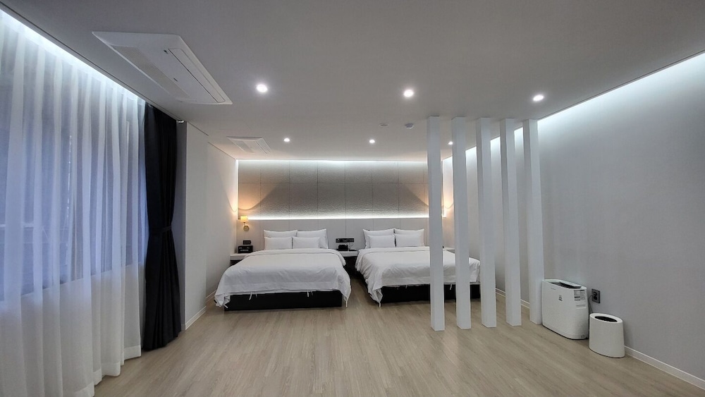 Royal Suite Twin Room