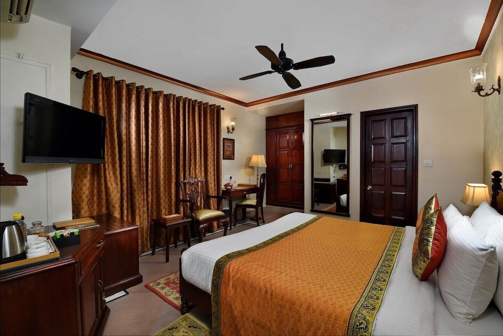 Dhanurdhara Room photo 3