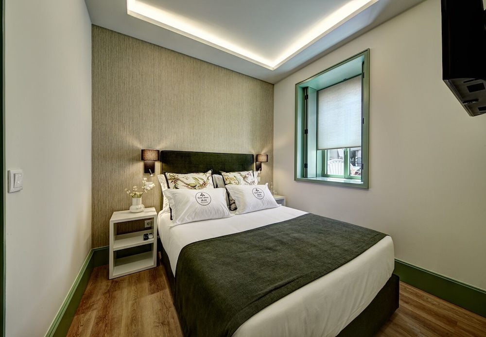 Superior Room, 1 Queen Bed, Non Smoking, Mezzanine