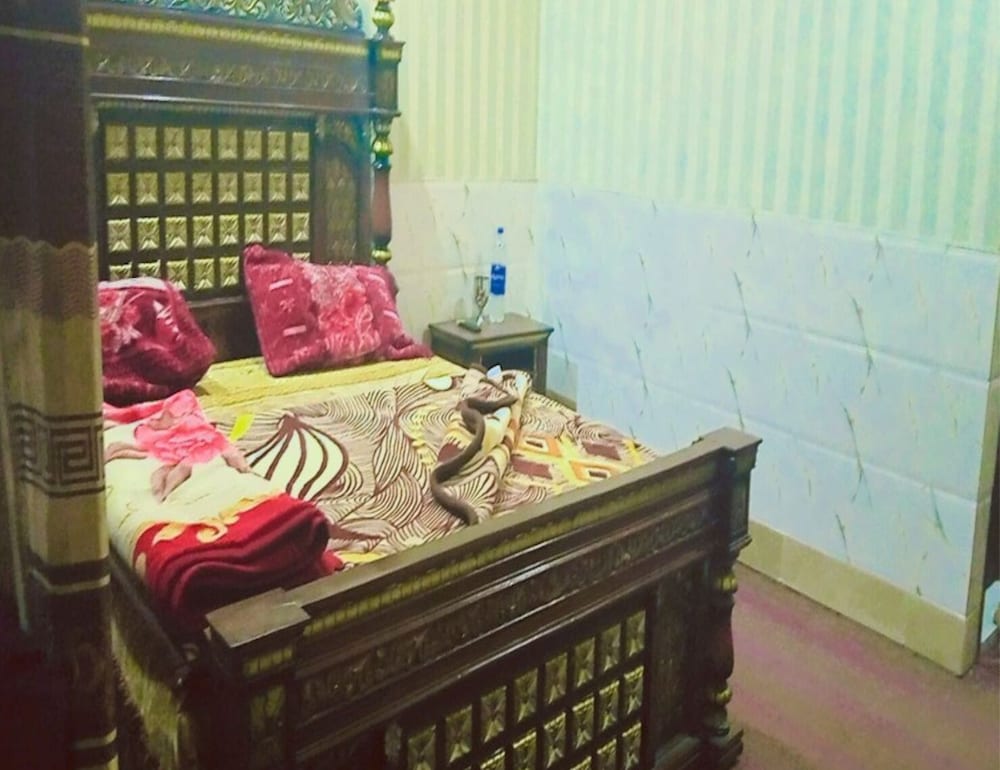 Standard Double Room - Photo 9