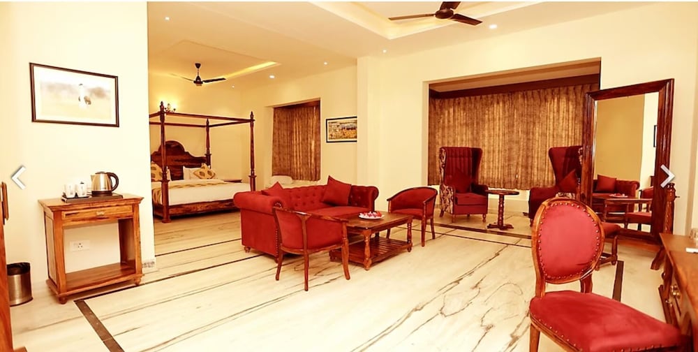Royal Room photo 3