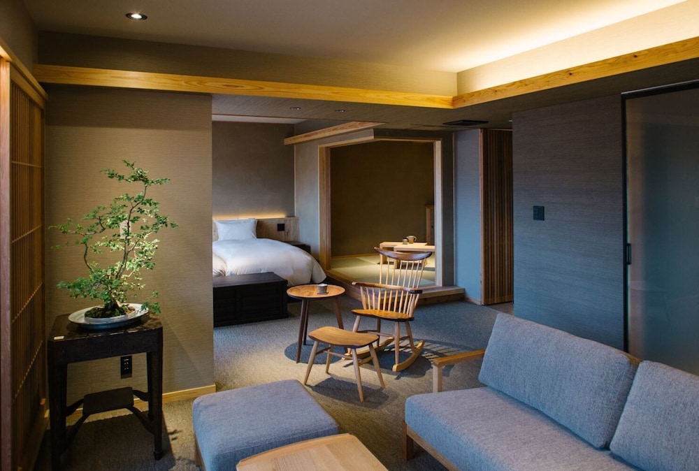 Executive Suite, Hollywood Twin Bed, Non Smoking (54 Sqm) photo 1