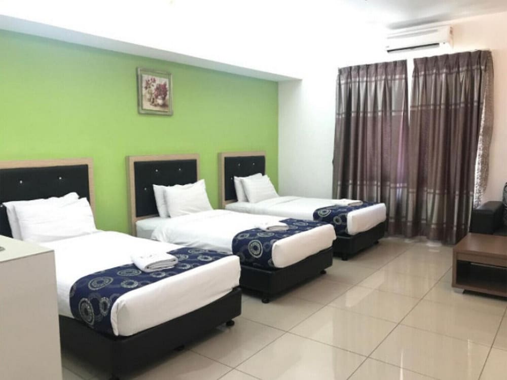 Deluxe Triple Room