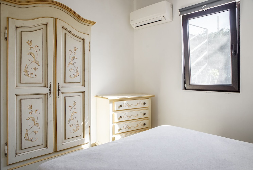 Basic Apartment photo 3