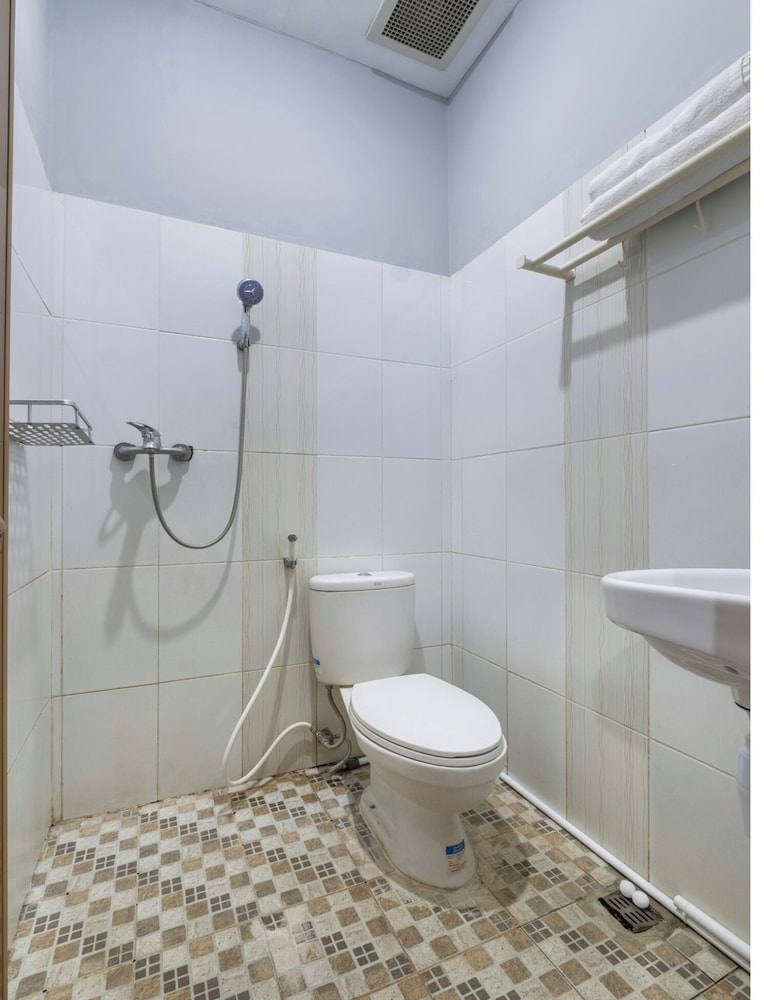 Standard Twin Room - Photo 6