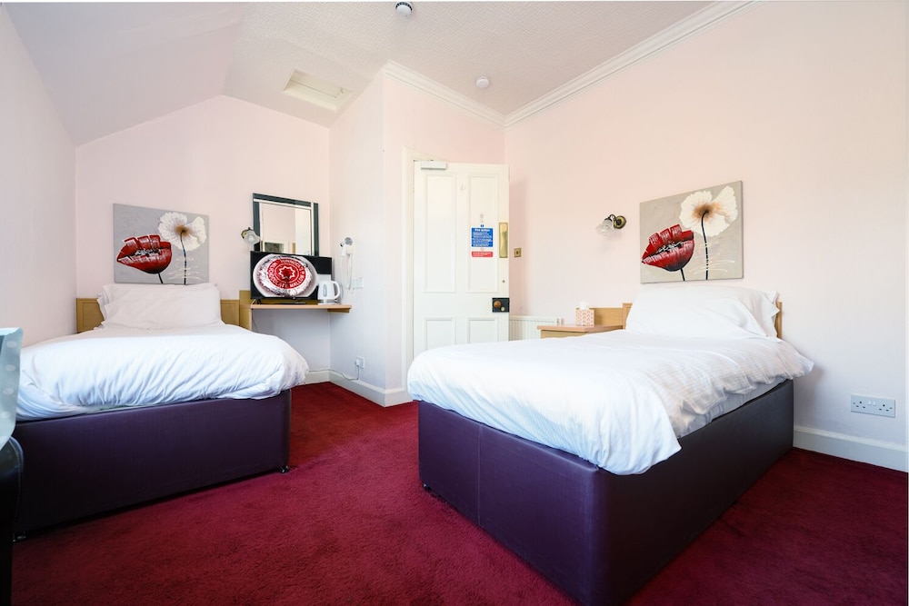 Twin Room, Ensuite photo 3