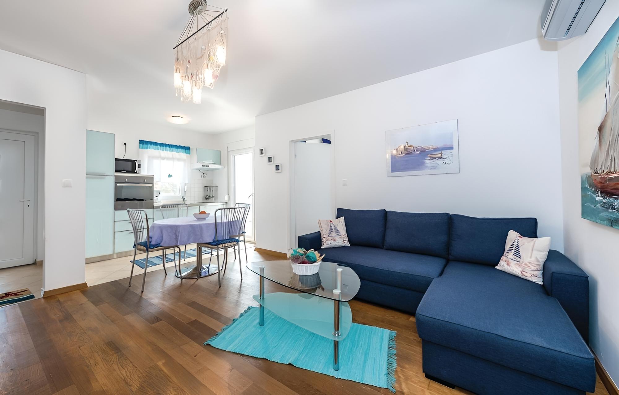 Apartment (Big blue - terrace lounge - A1(4))