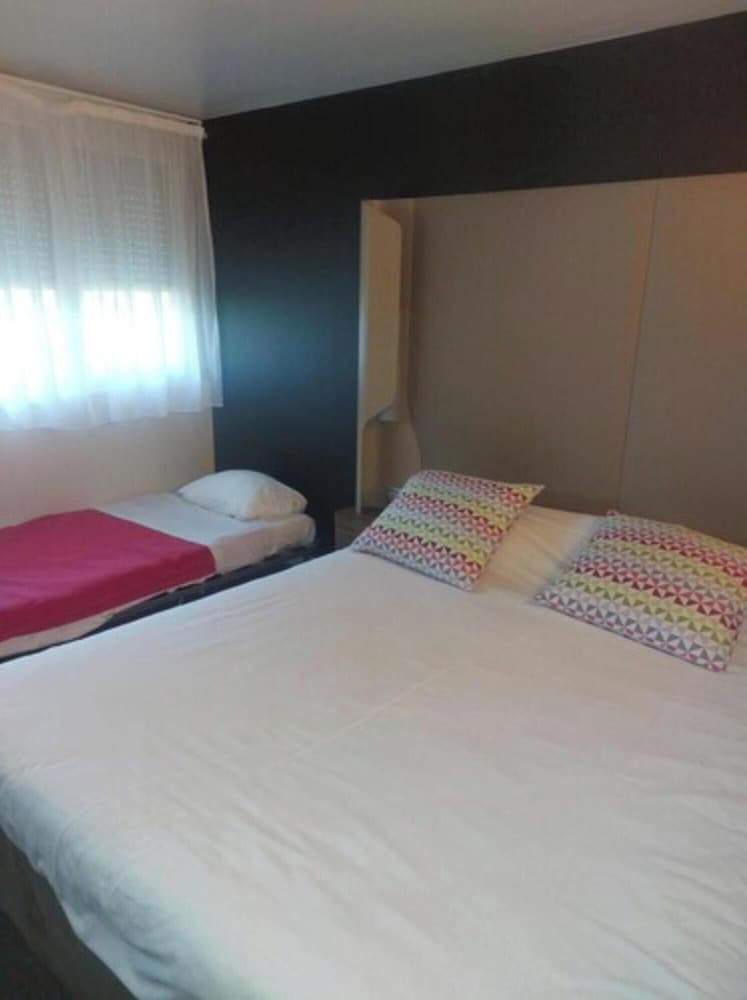 Standard Room, 1 Double Bed (Junior Bed up to 10 years) - Photo 1