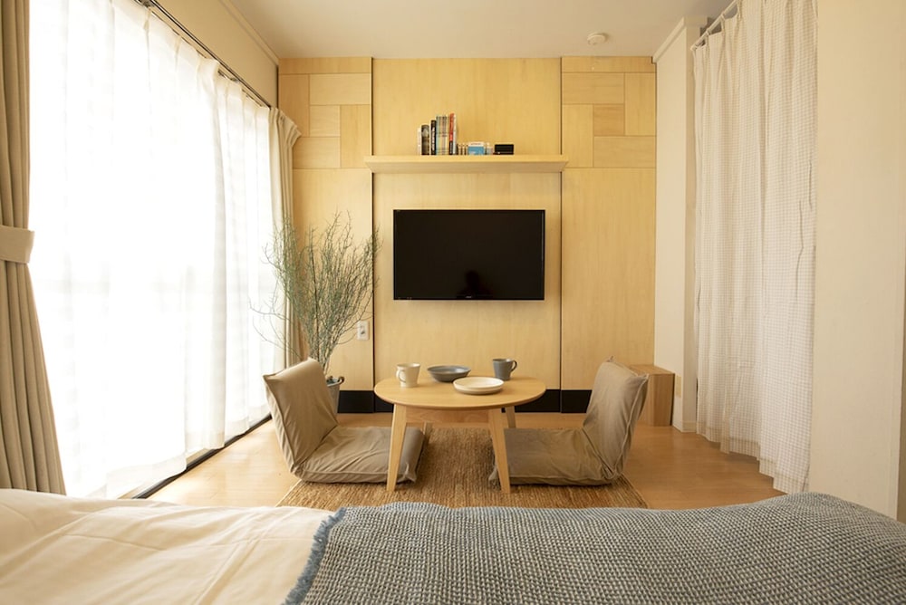 Double Room with 2 Futons (208)