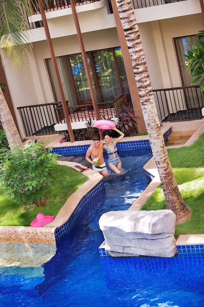 Deluxe Twin Room, 2 Twin Beds, Pool Access - Photo 3