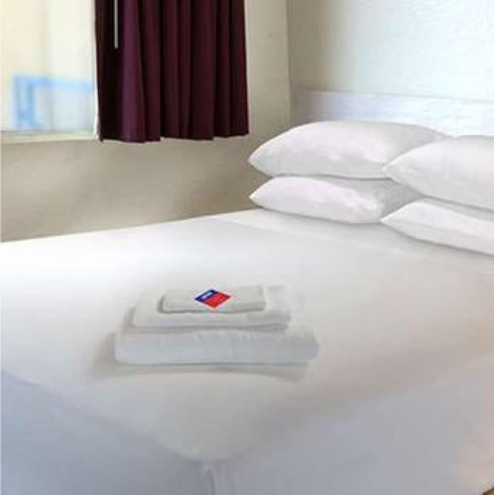 Room, 1 King Bed with Sofa bed, Accessible, Non Smoking - Photo 2