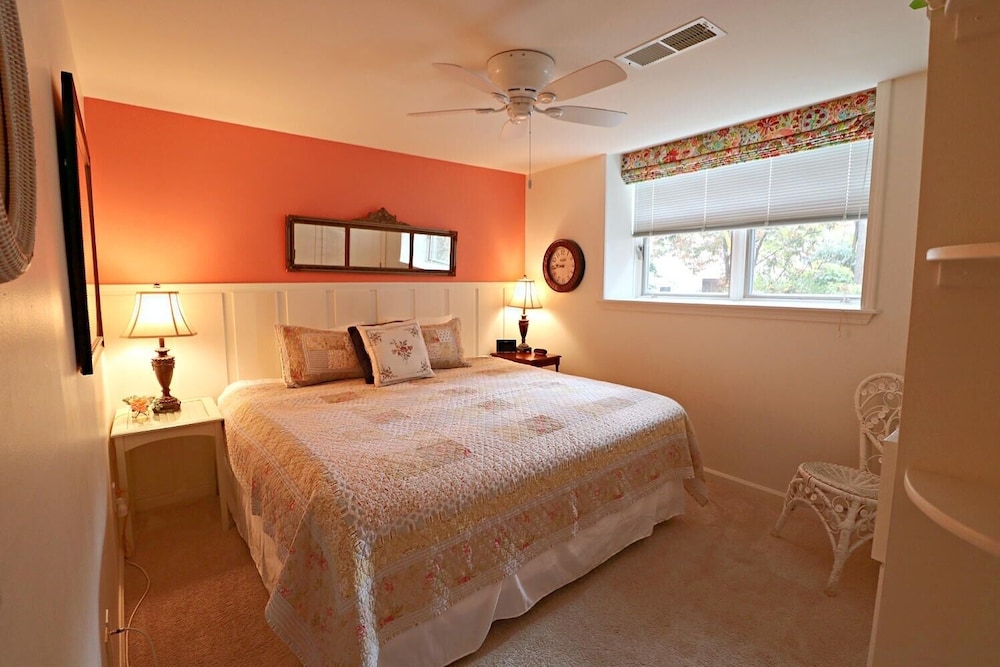 Condo, 2 Bedrooms