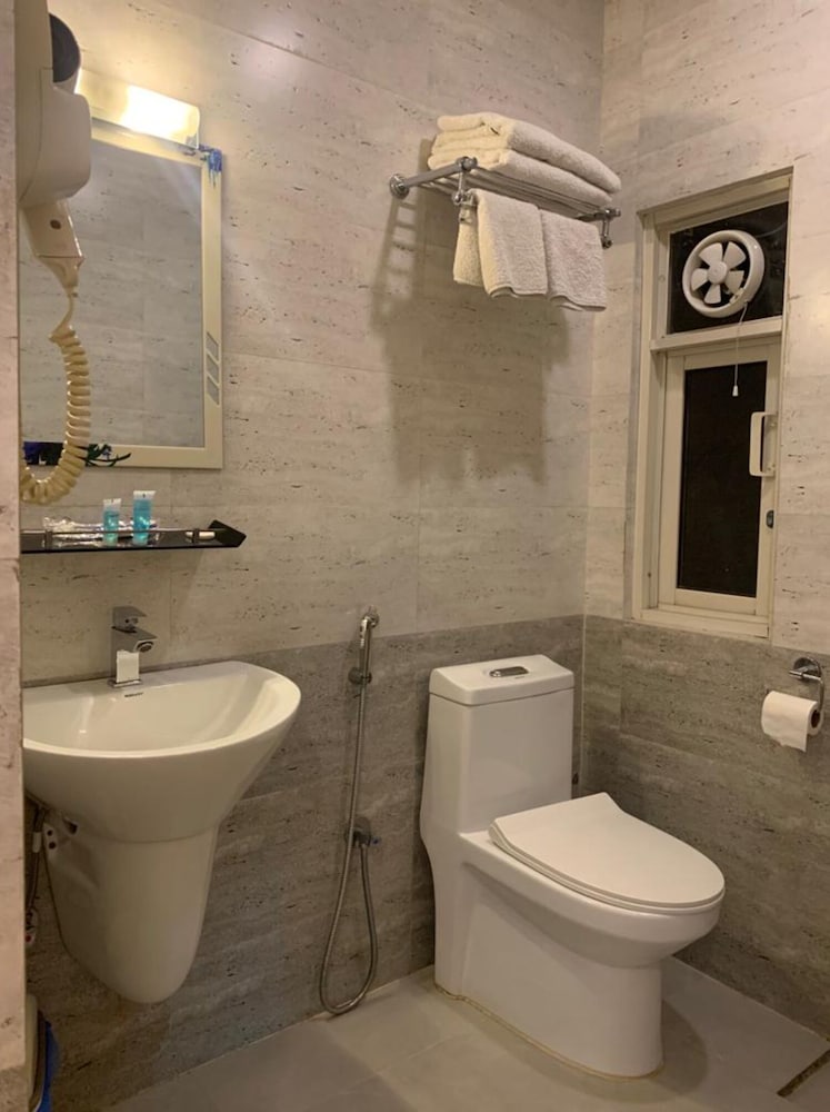 Superior Double or Twin Room - Photo 4