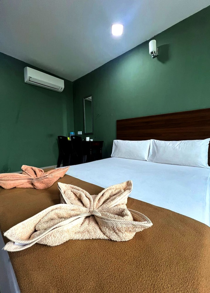 Business Double Room - Photo 6